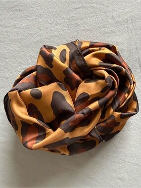 NWT Leopard Print Viscose Wrap Scarf Pareo Skirt Amber Brown 74” x 35” Versatile